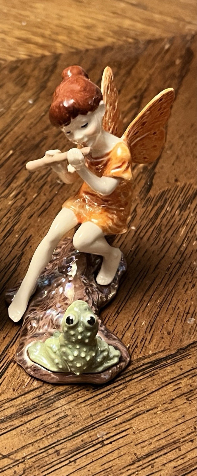 Hagen Renaker Fairy Playing Flute w/ Frog Amber Repaired Flute