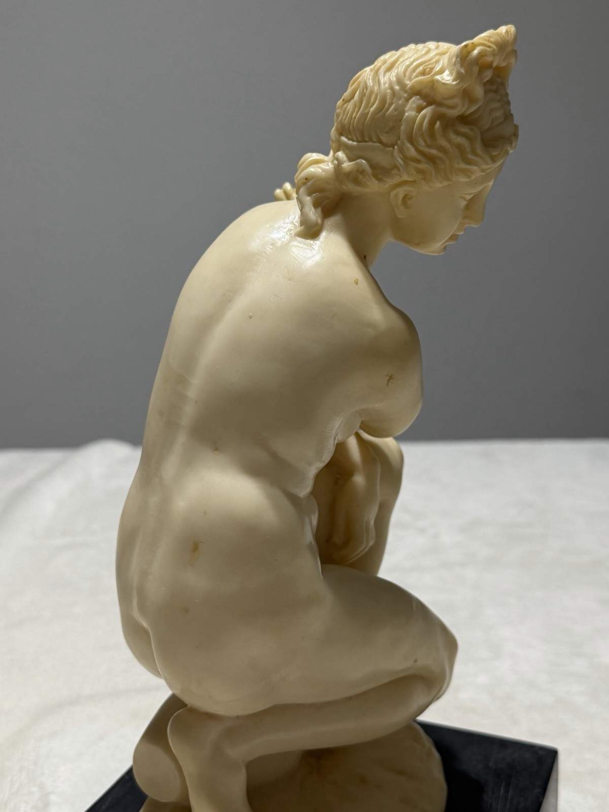 Vintage SCULPTURE of APHRODITE or VENUS on MARBLE BASE Female Woman G RUGGERI