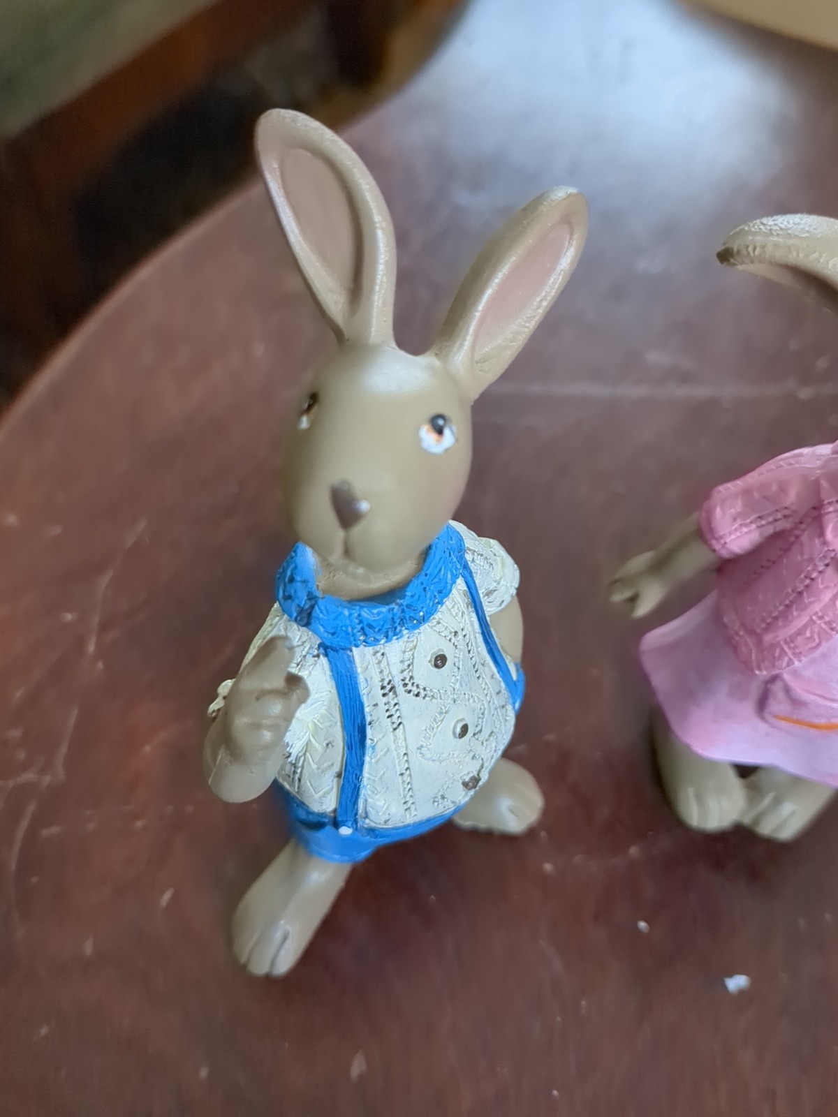 4-piece Cartoon Bunny Rabbit Resin Figurines 4″ Tall Rustic Style Easter Decor