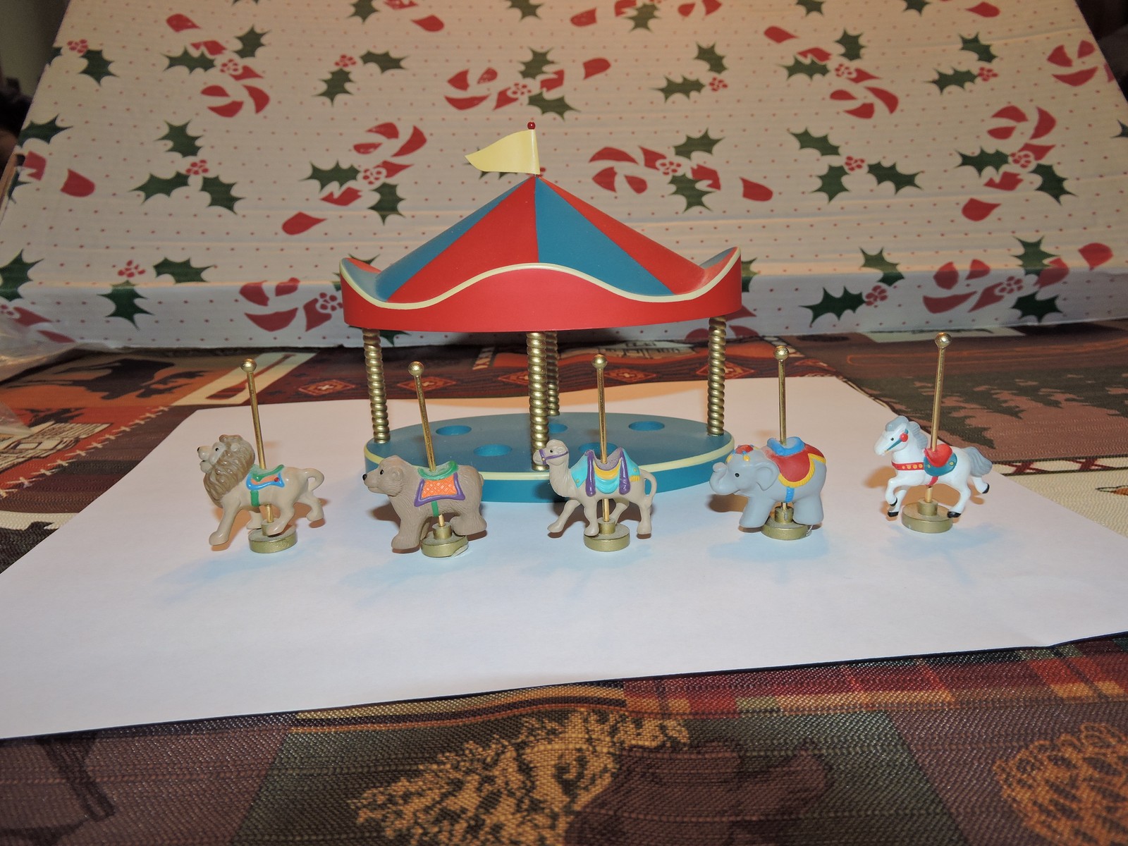 Vintage Hallmark Merry Miniatures CAROUSEL STAND PLUS 5 VARIOUS CAROUSEL ANIMALS