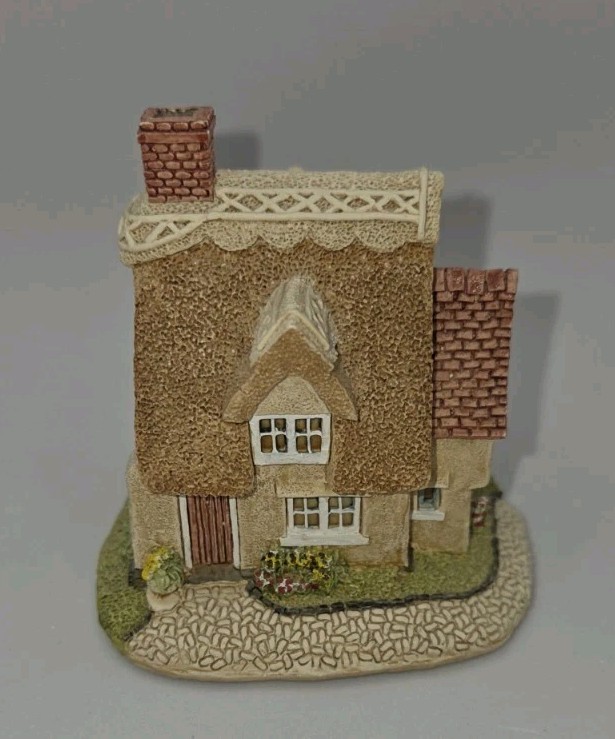 Lilliput Lane Cherry Cottage Miniature Sculpture English Collection SE 1990