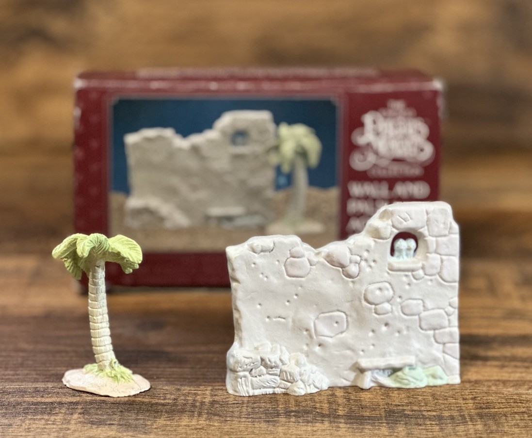 ENESCO PEWTER WALL & PALM TREE ACCESSORY SET NATIVITY SCENE CHRISTMAS
