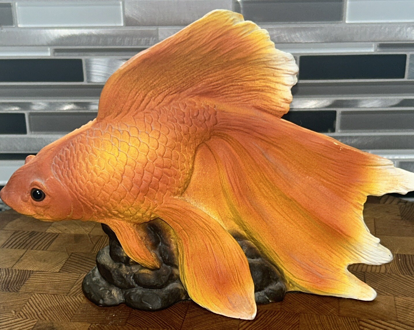 Vintage Koi Or Goldfish Universal Statuary 819 Chalkware 1994