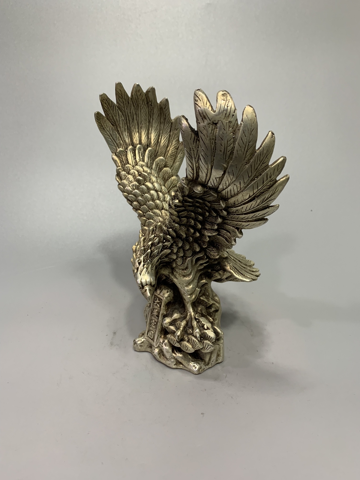 Chinese Antique White Bronze Realistic Eagle Statue Ornament