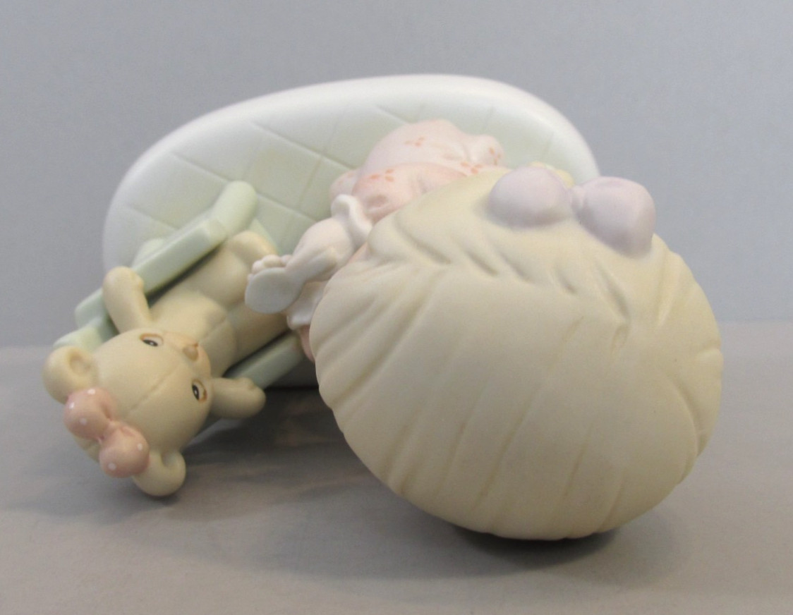 Precious Moments 1994 Members Only “Sharing” Girl Feeding Bear Figurine – PM942