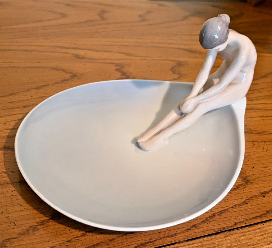 Bing & Grondahl Girl on Tray Meditation Figurine #1532 Copenhagen 1949 Denmark