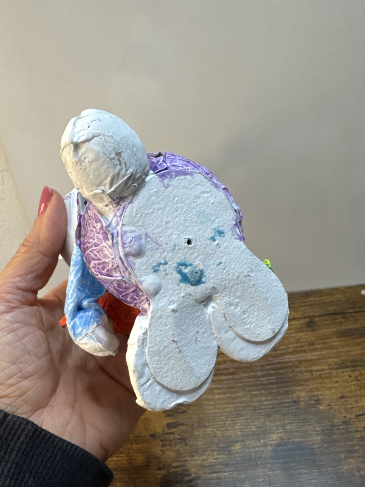RARE VTG 4.5″ Hand Painted Paper Papier Mache Rabbit Bunny Holding Carrot Figure