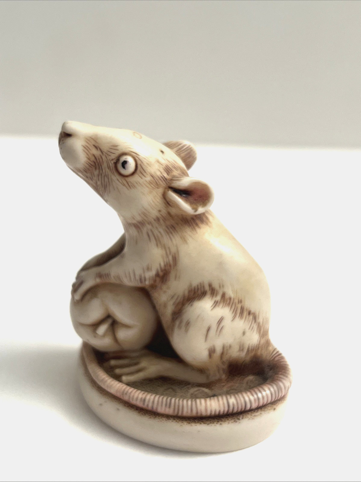 Vintage 2000 Harmony Kingdom Finky Mouse & Apple Figurine Made in England