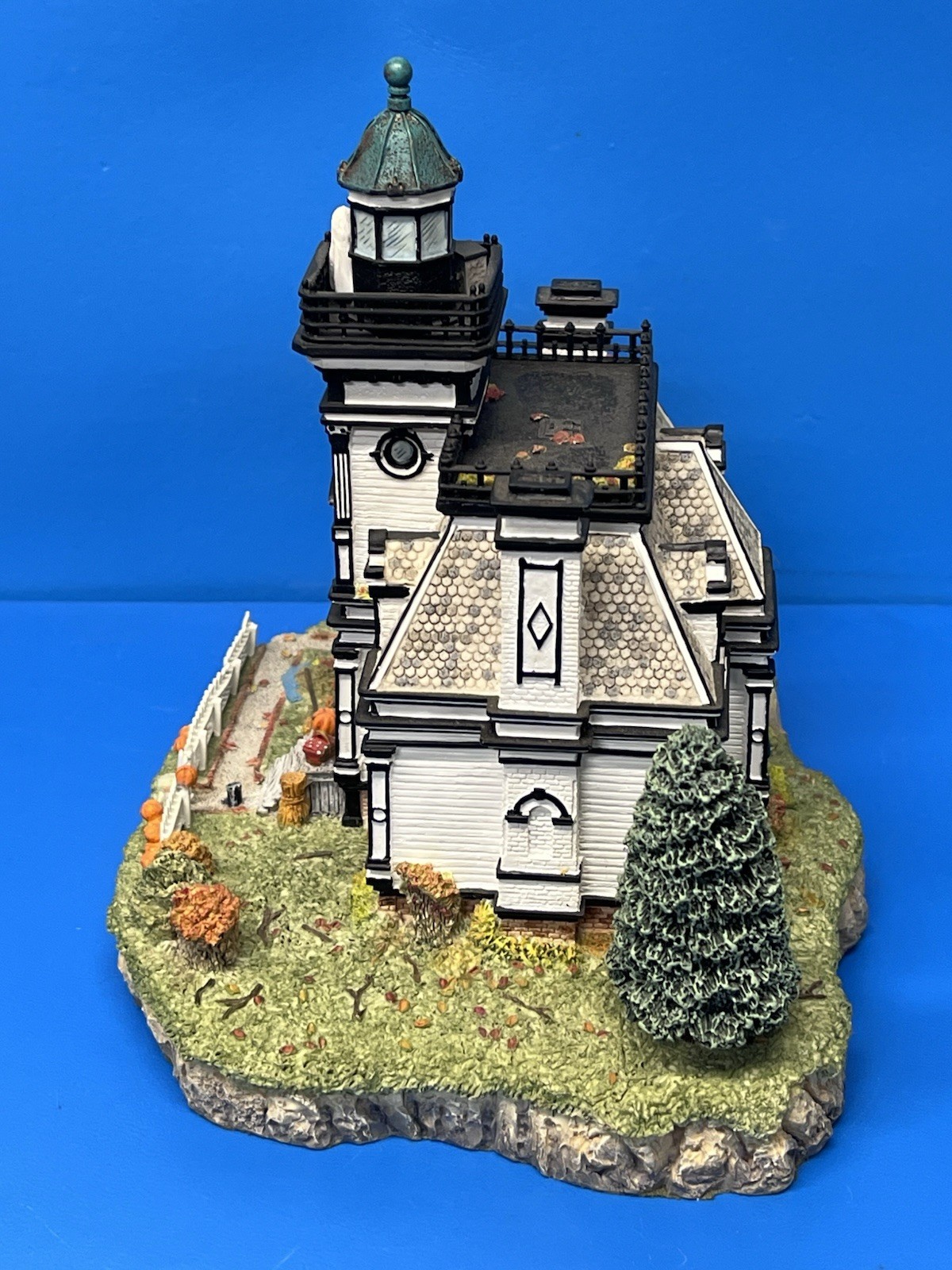 Harbour Lights Lighthouse Fall At Fort Tompkins New York #656 W/box Signed