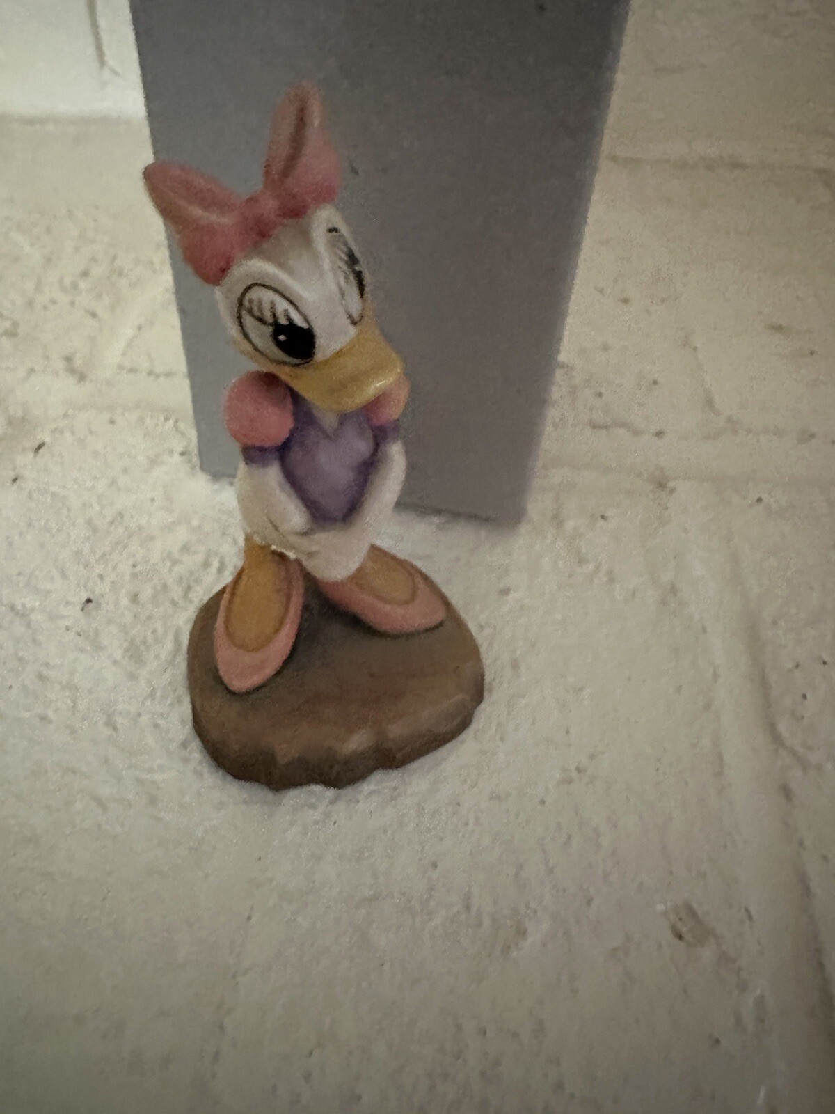 Vintage ANRI Carved Wood Disney DAISY DUCK Pink Bow & Dress W/Box # 197 4″H