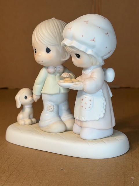 Precious Moment 102490 “Sharing Our Christmas Together” Figurine