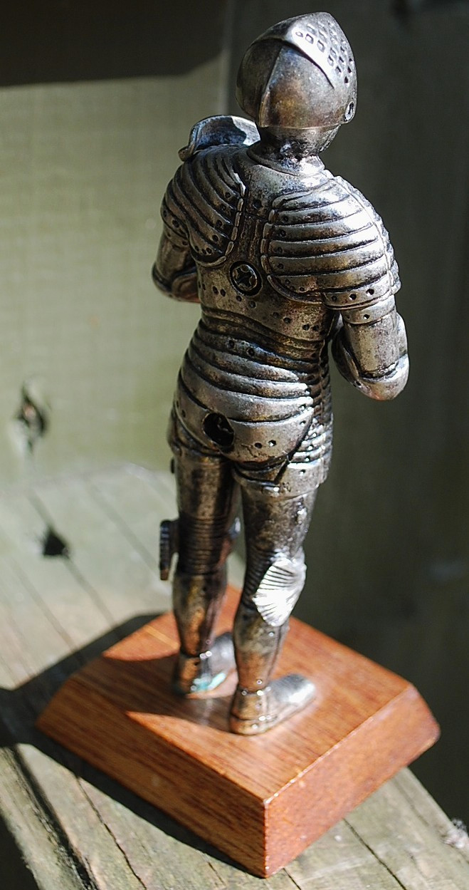 Vtg Heavy Cast Metal MEDIEVAL KNIGHT Figurine W Movable Visor DETAILED No Sword