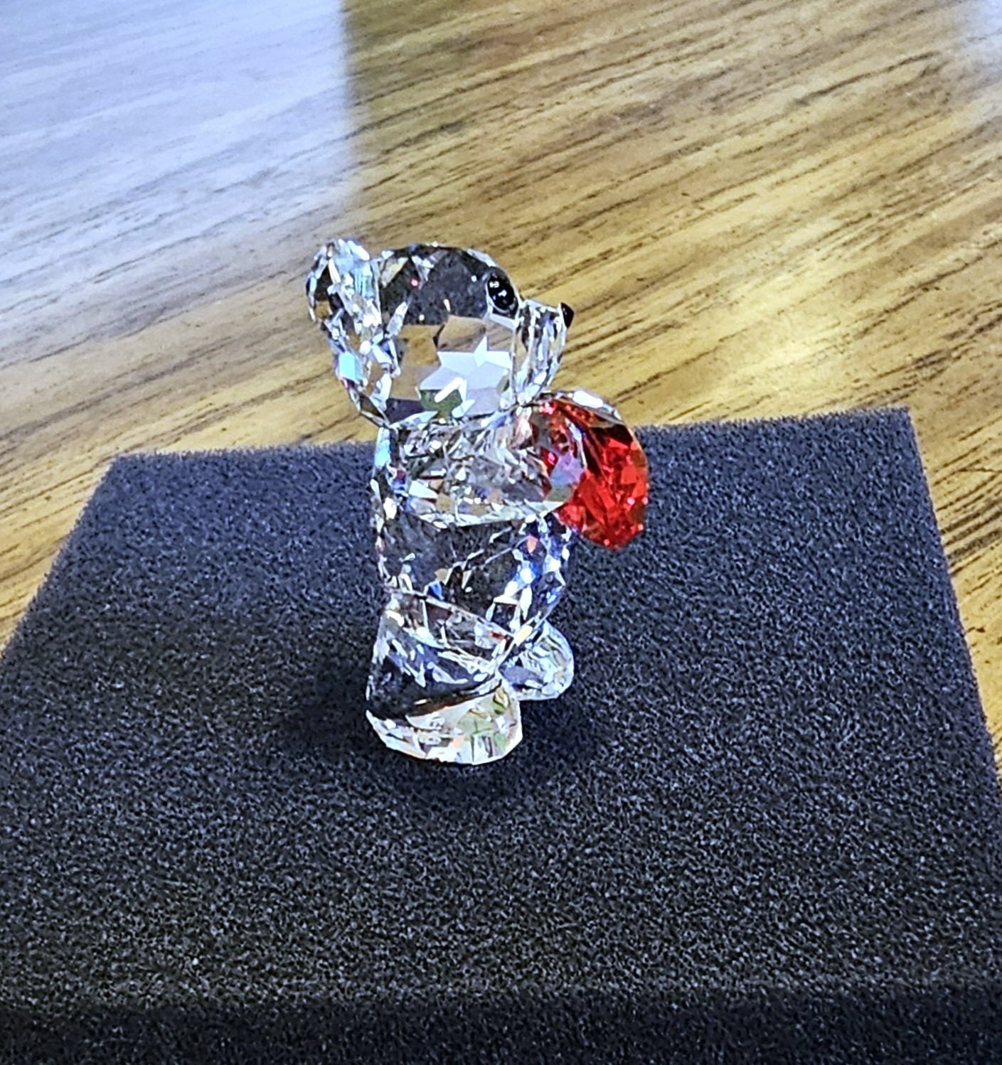 💘 Swarovski Crystal 2009 “A Heart For You” Kris Bear Figurine, w/ Red Heart NIB