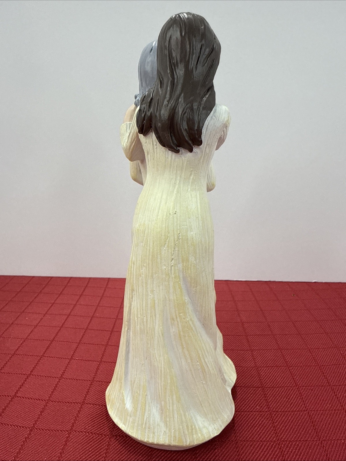 Hugging Mom & Daughter Figurine Hand Painted Resin No Facial Features