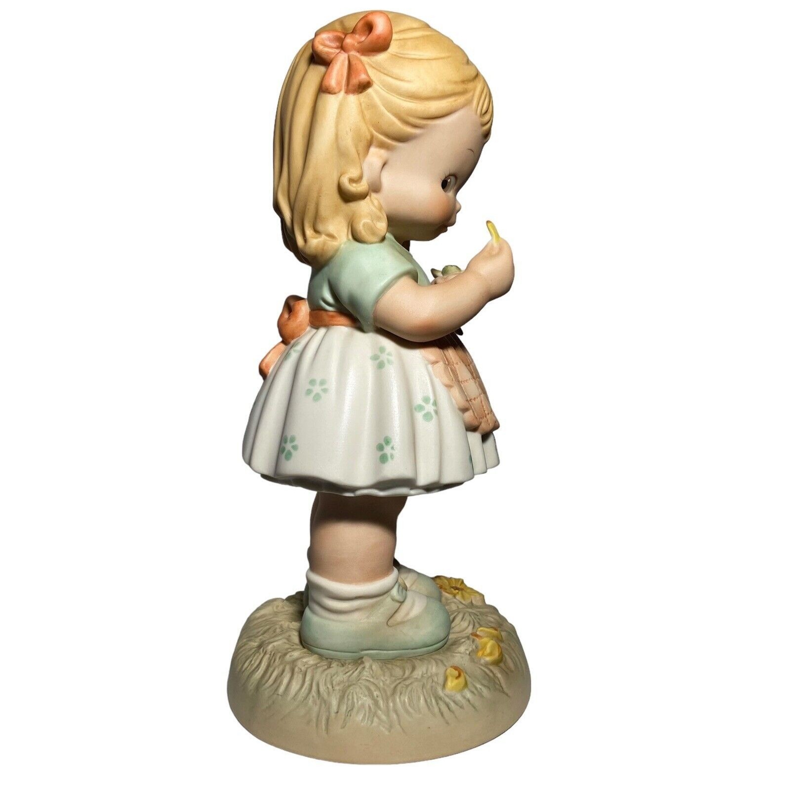 1990 Enesco Memories Of Yesterday Porcelain Girl Figurine He Loves Me 9″ #525022