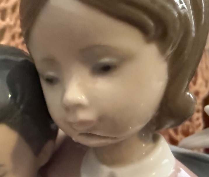 Lladro 6446 Surrounded by Love Repaired! No Box !Great Gift L@@K