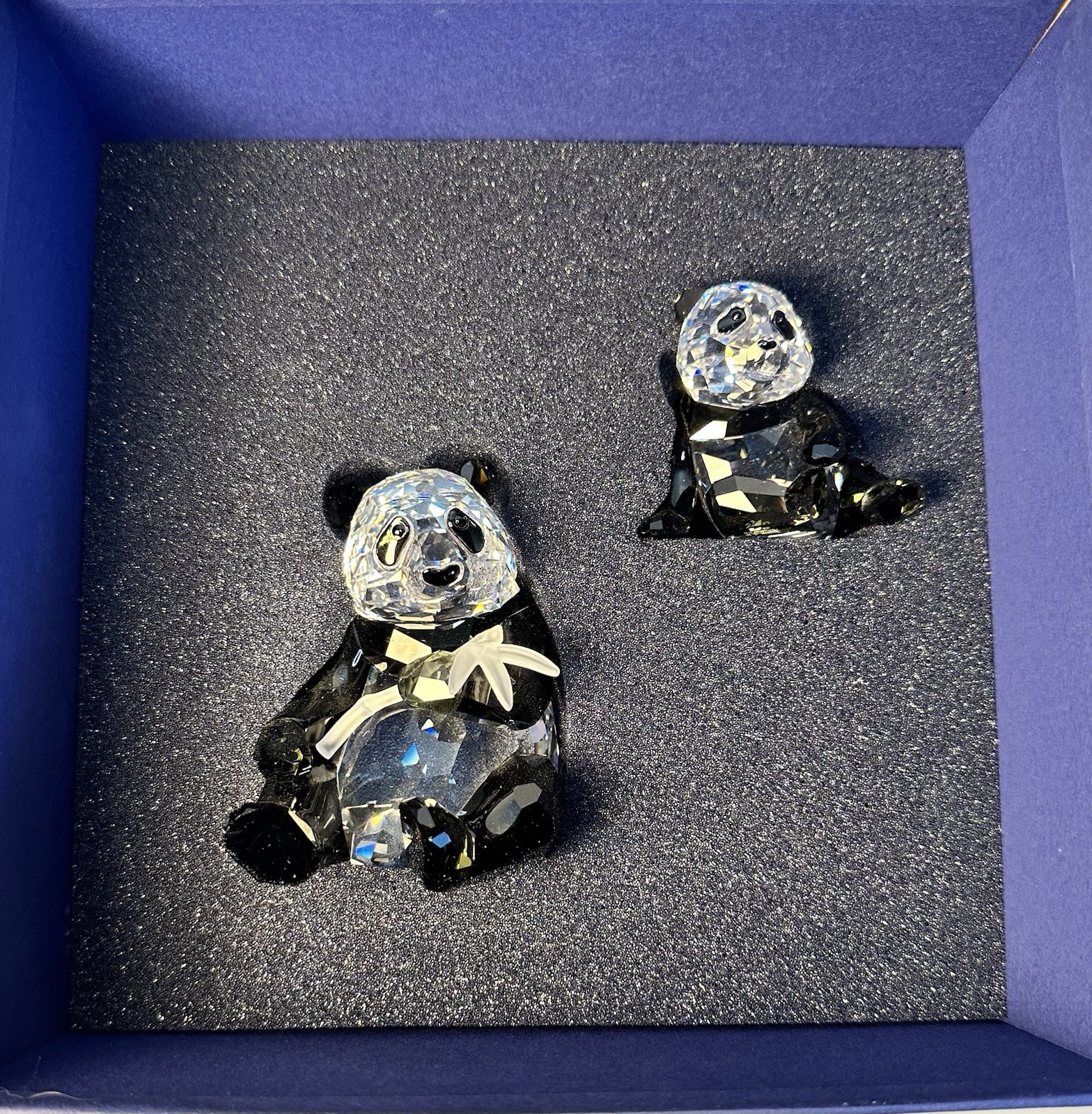 Swarovski Crystal SCS Annual Edition 2008 Pandas Endangered Wildlife, Box & COA