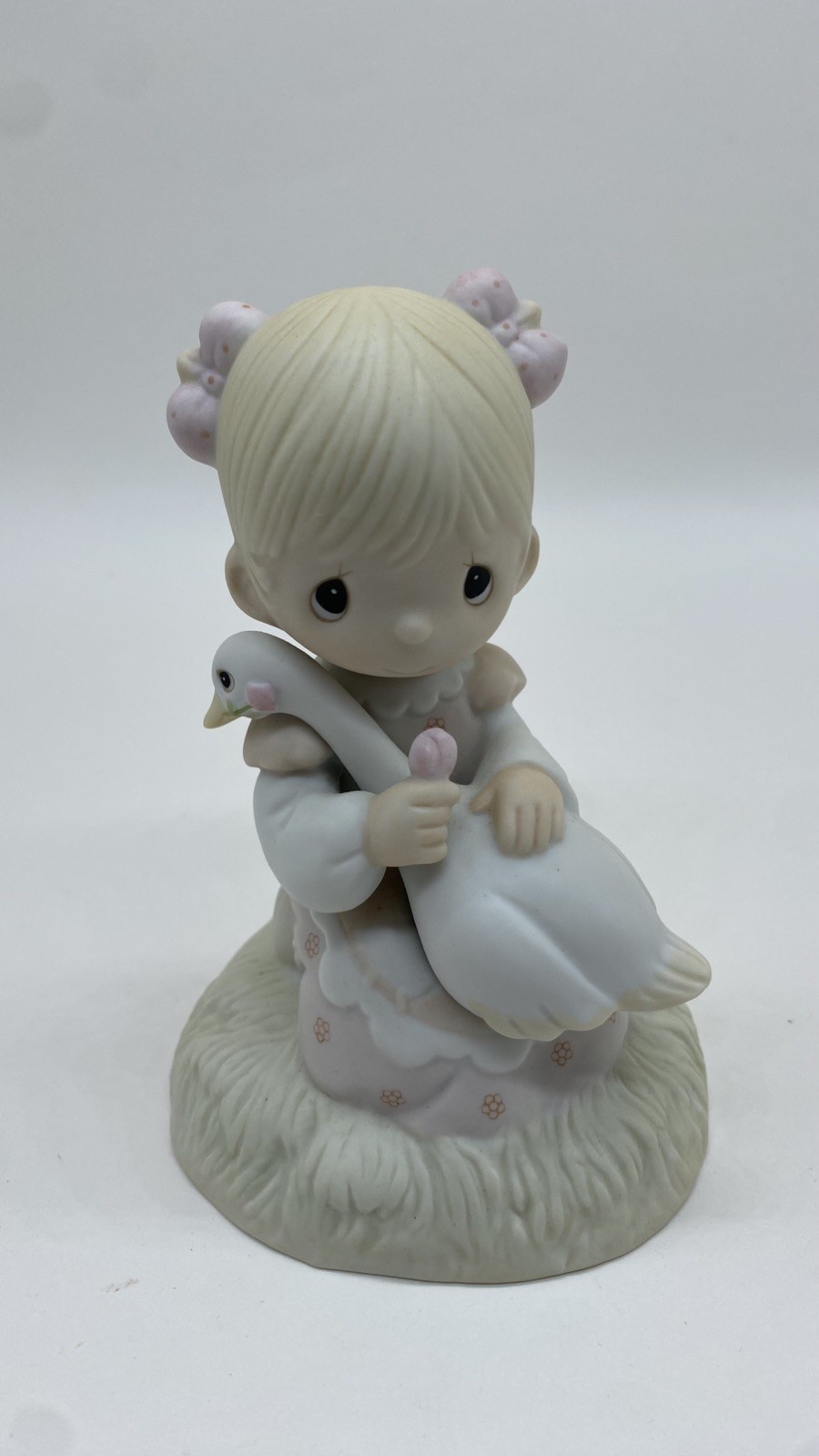 Precious Moments Figurine “God is Love” E-5213R – 1980