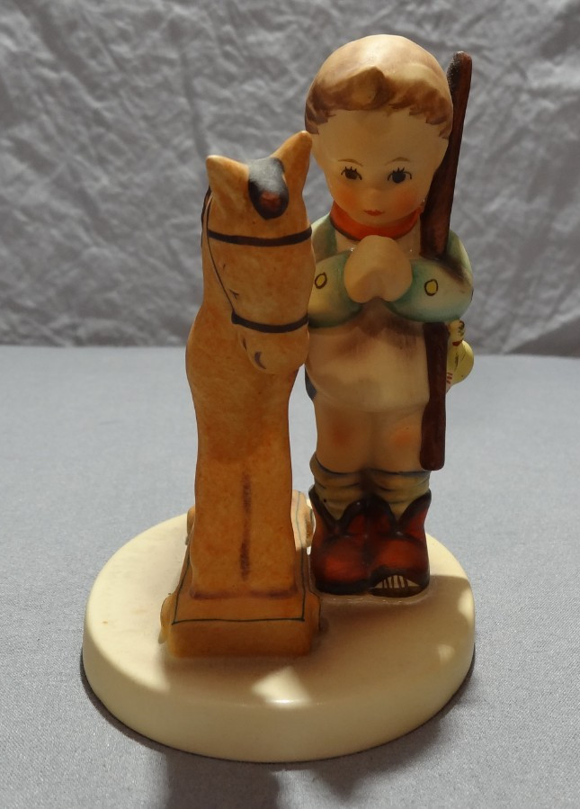 Goebel Hummel #20 “Prayer Before Battle” Vintage Figurine – Germany -Collectible