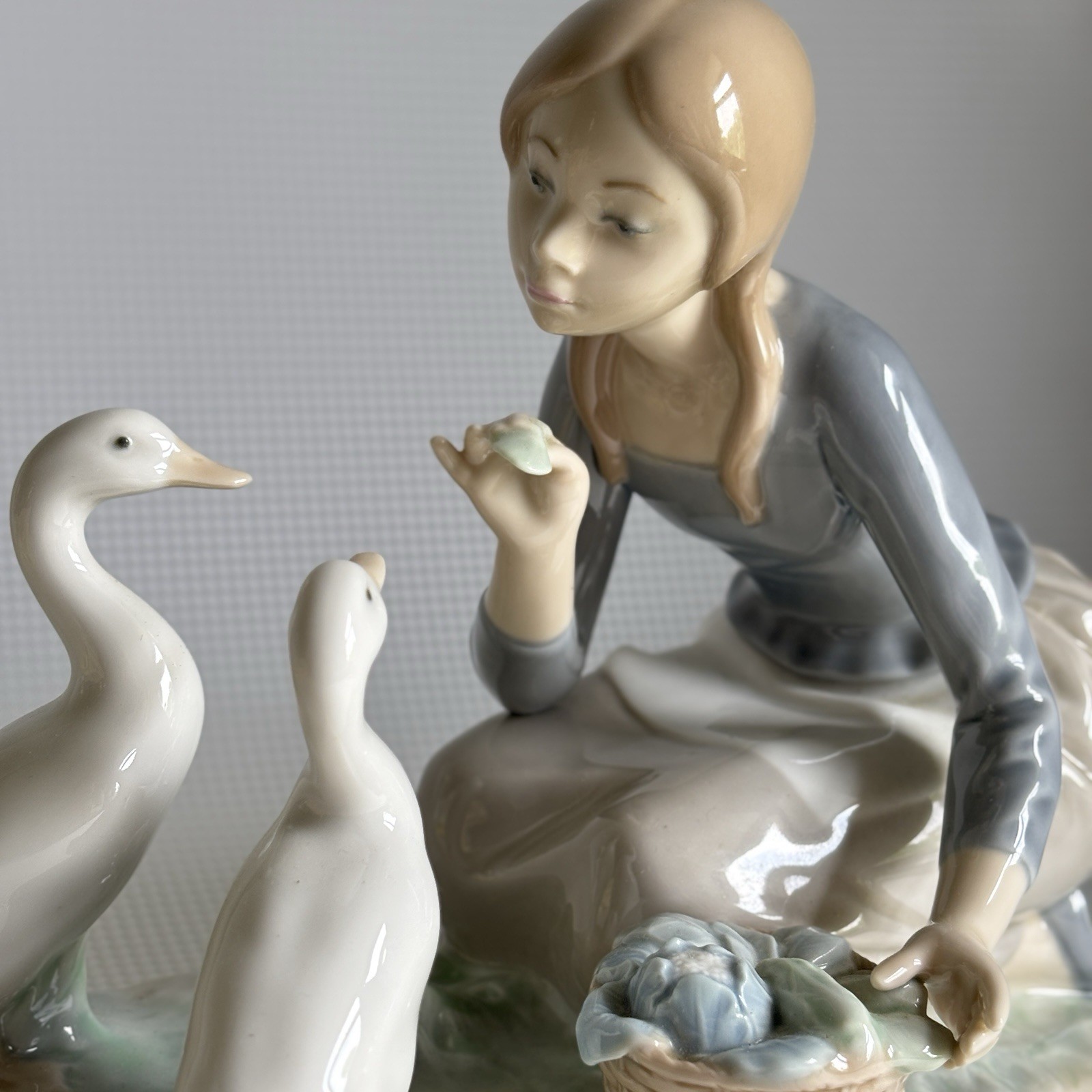 Lladro Spain #4849 Food For Ducks Retired Porcelain Figurine Spain Cabbage
