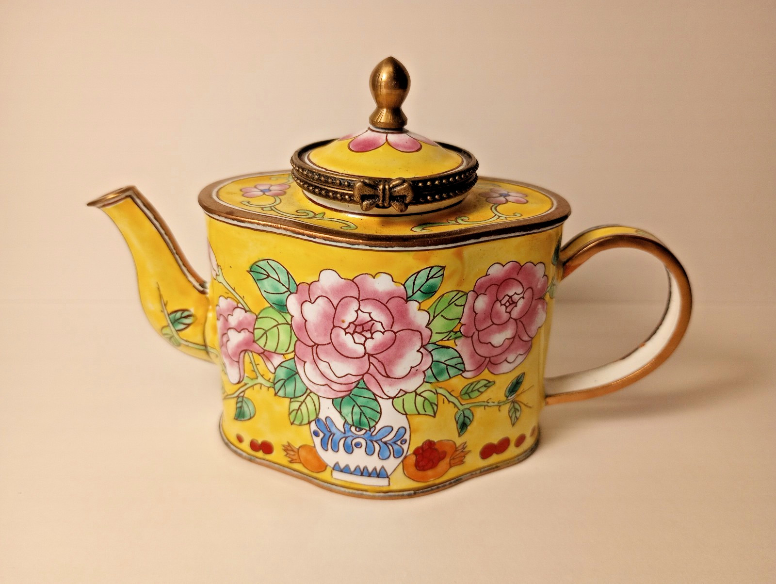 Teapot – Kelvin Chen Miniature – Rose In Vase No. 158 2005