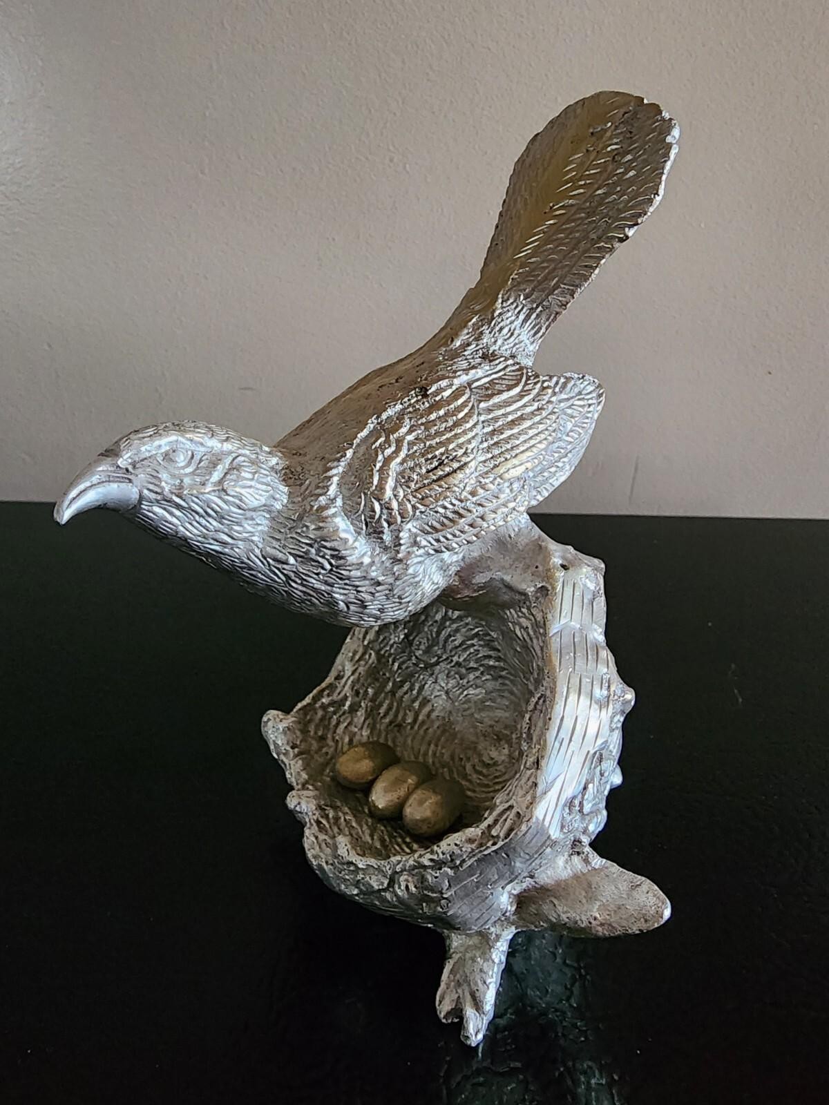 Decor Momma Bird Sitting on Protecting Nest with removable Eggs VTG Pewter Brass