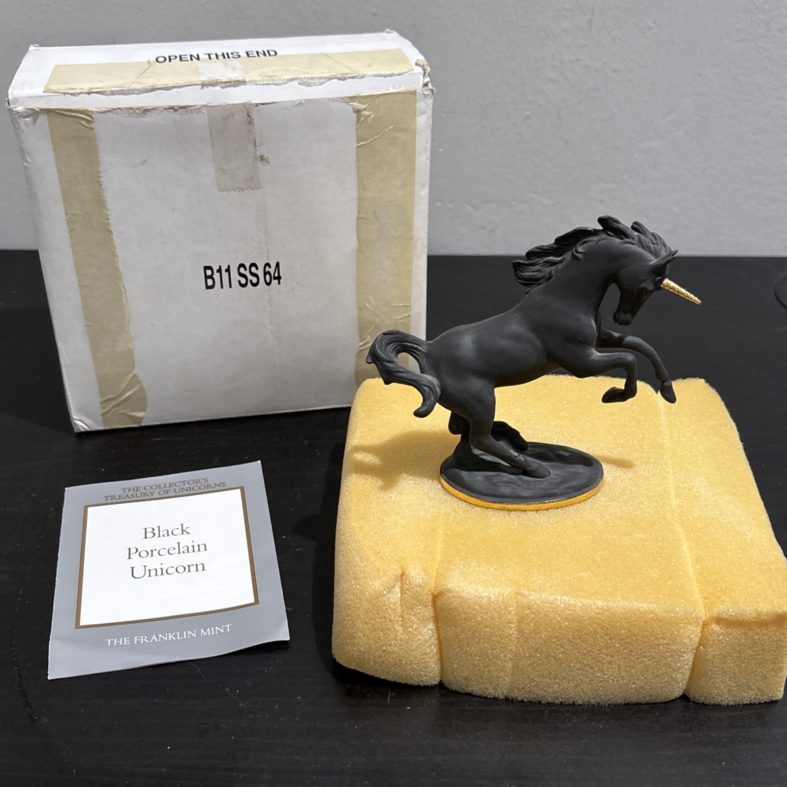 Franklin Mint 1991 Black Basalt Porcelain Unicorn w/ Gold Horn Figurine ***READ
