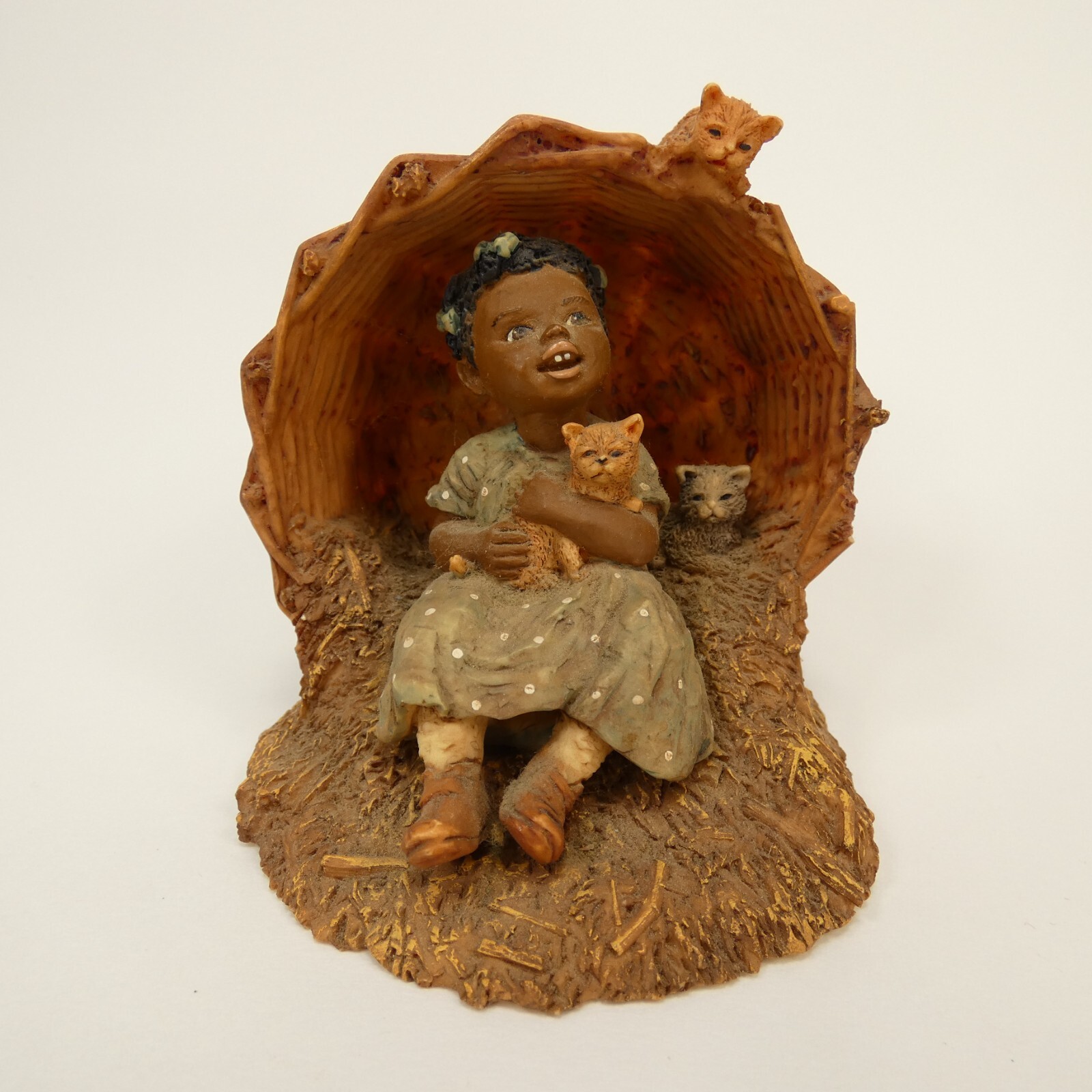 1991 Martha’s Collection SADIE They Can’t Find Us Here Figurine 443220 JDJB1