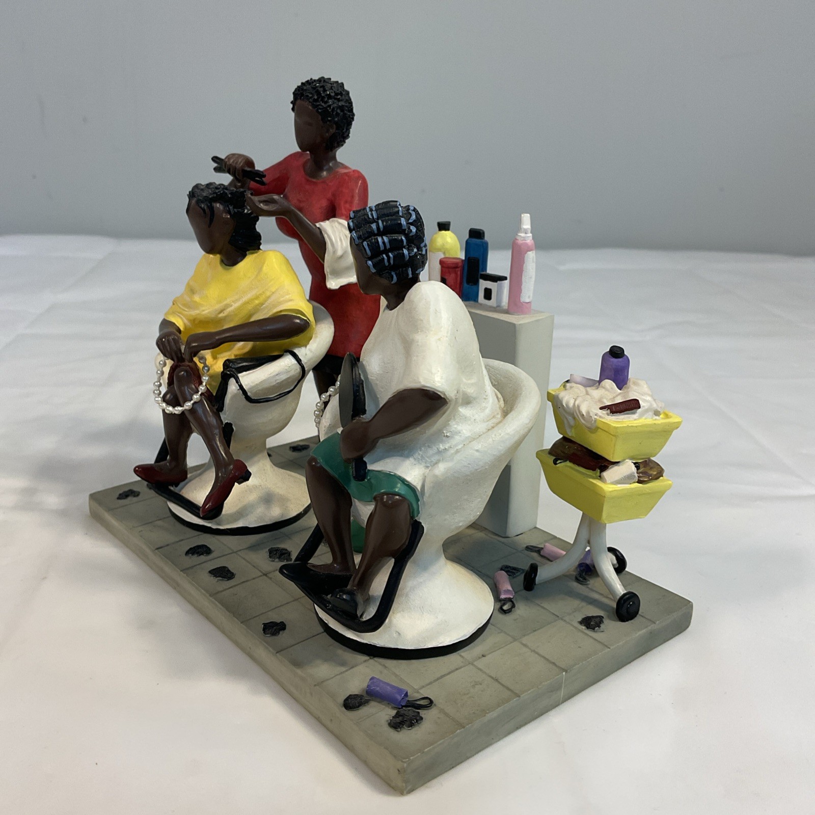 Annie Lee Sass ‘n Class “All That Glitters” Hair Salon Figurine 6054 No Box