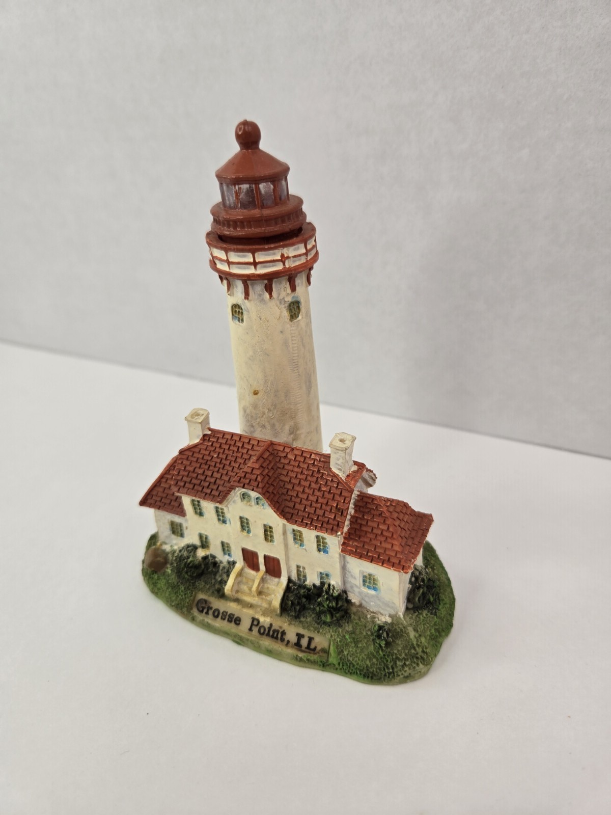 Grosse Point, Illinois Lighthouse Collection Souvenir Figurine 4.9″ Tall