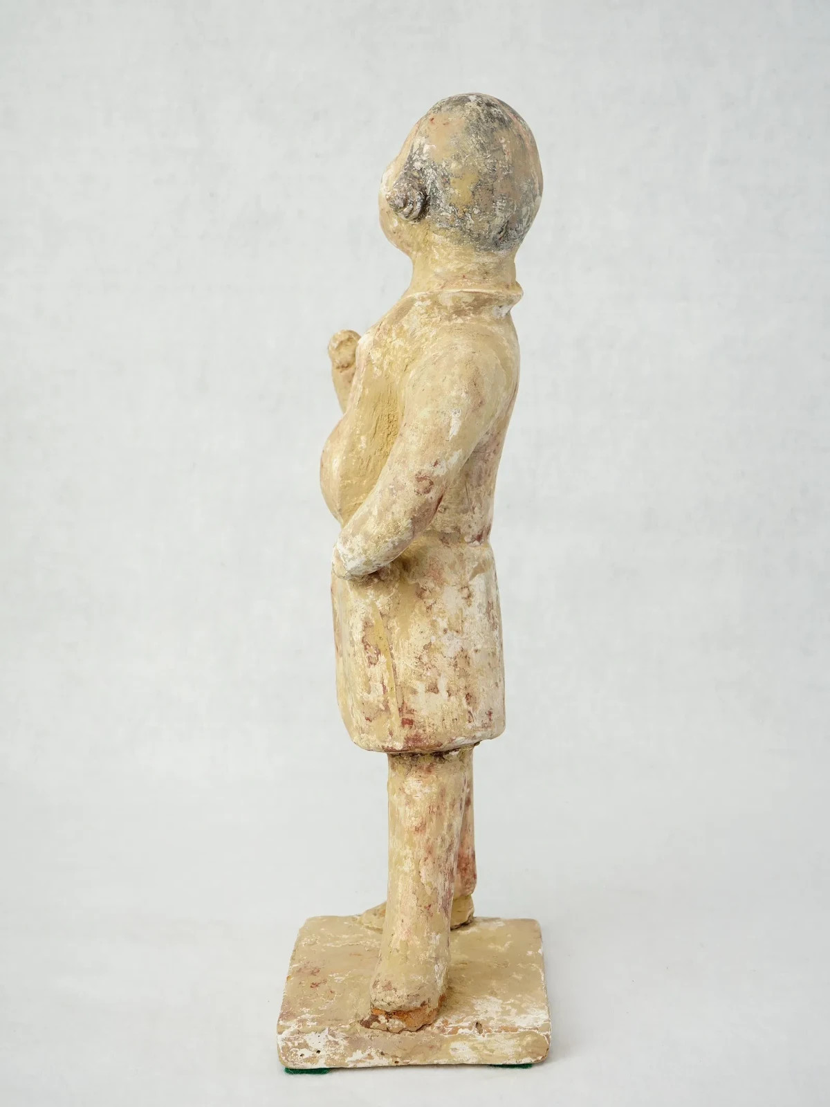 A Chinese Pottery Standing FigureTang Dynasty G2U