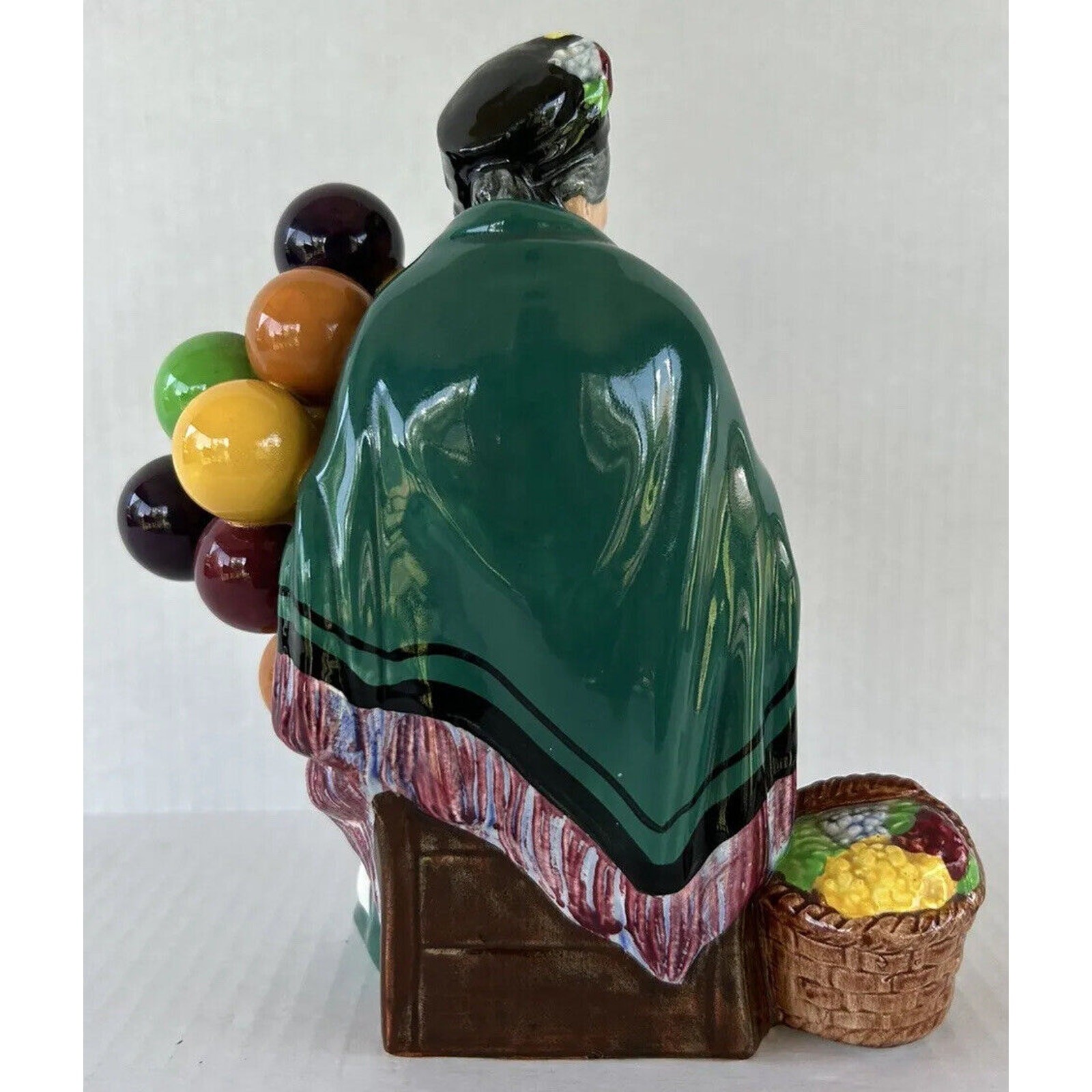 Royal Doulton The Old Balloon Seller HN1315 Porcelain Figurine 7 1/2”