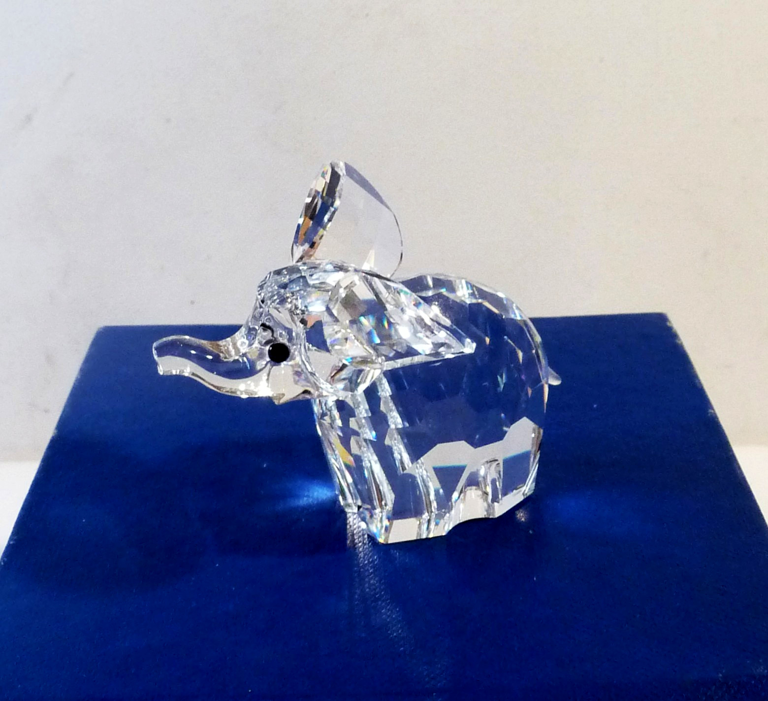 Swarovski Small Elephant 151489 w/Box & COA