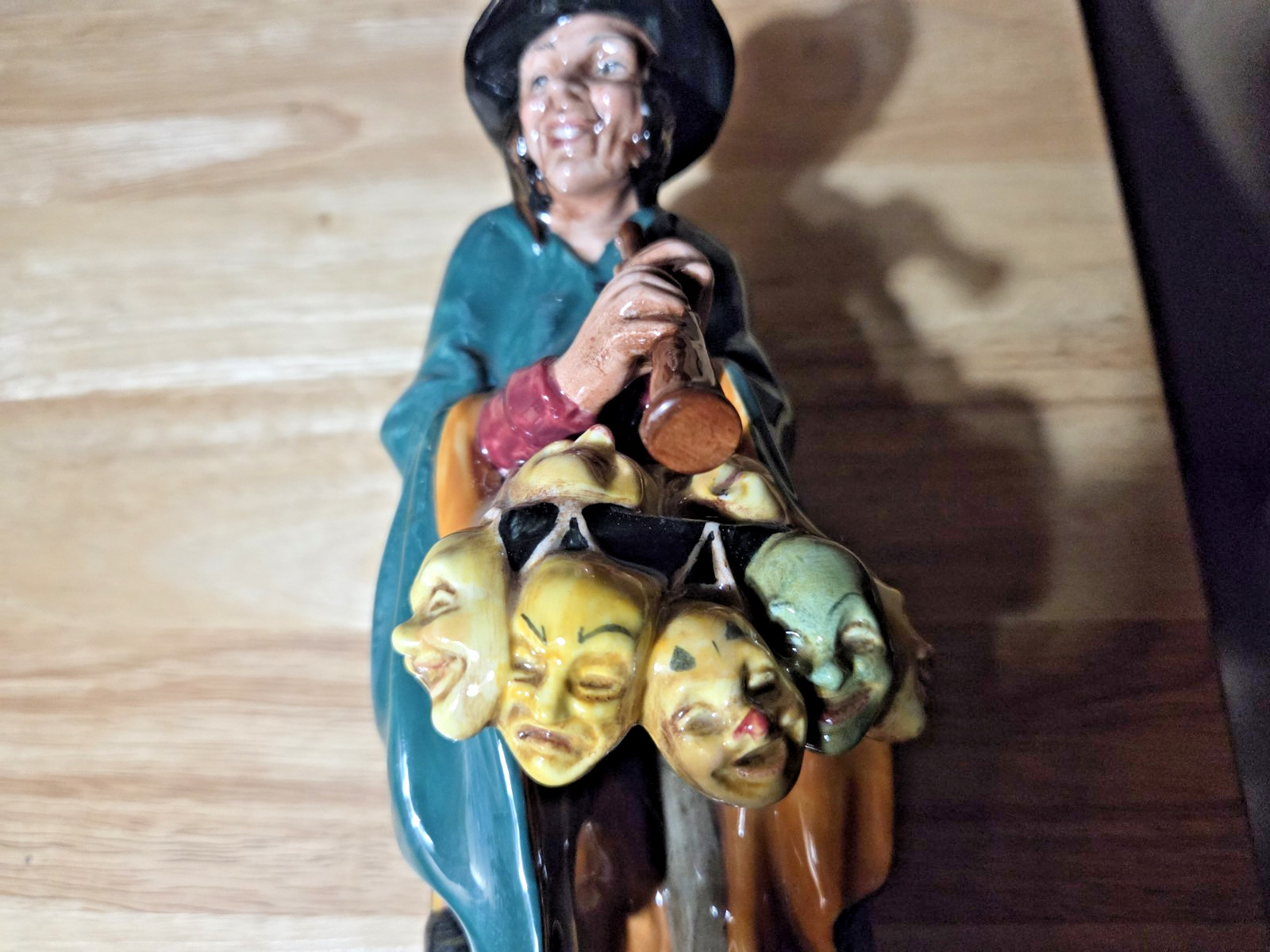 Vintage Royal Doulton The Mask Seller HN2103 Figurine 1952 8.5” Tall Estate Find