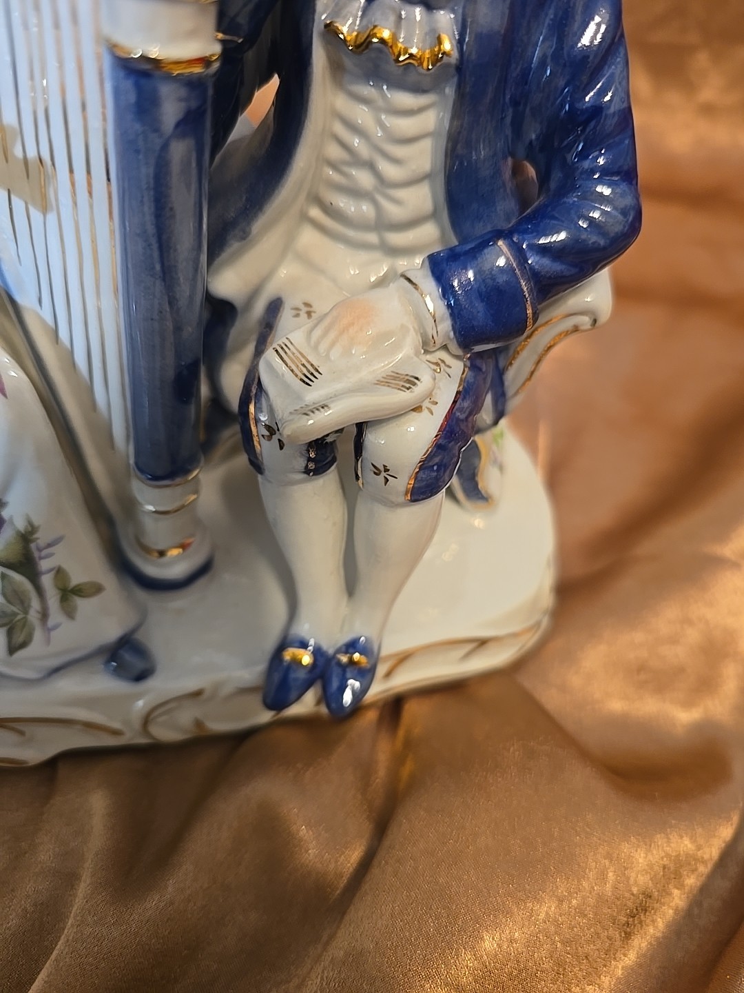 Rare Blue&white Porcelain Colonial/ Victorian Couple Playing Harp/reading Figure