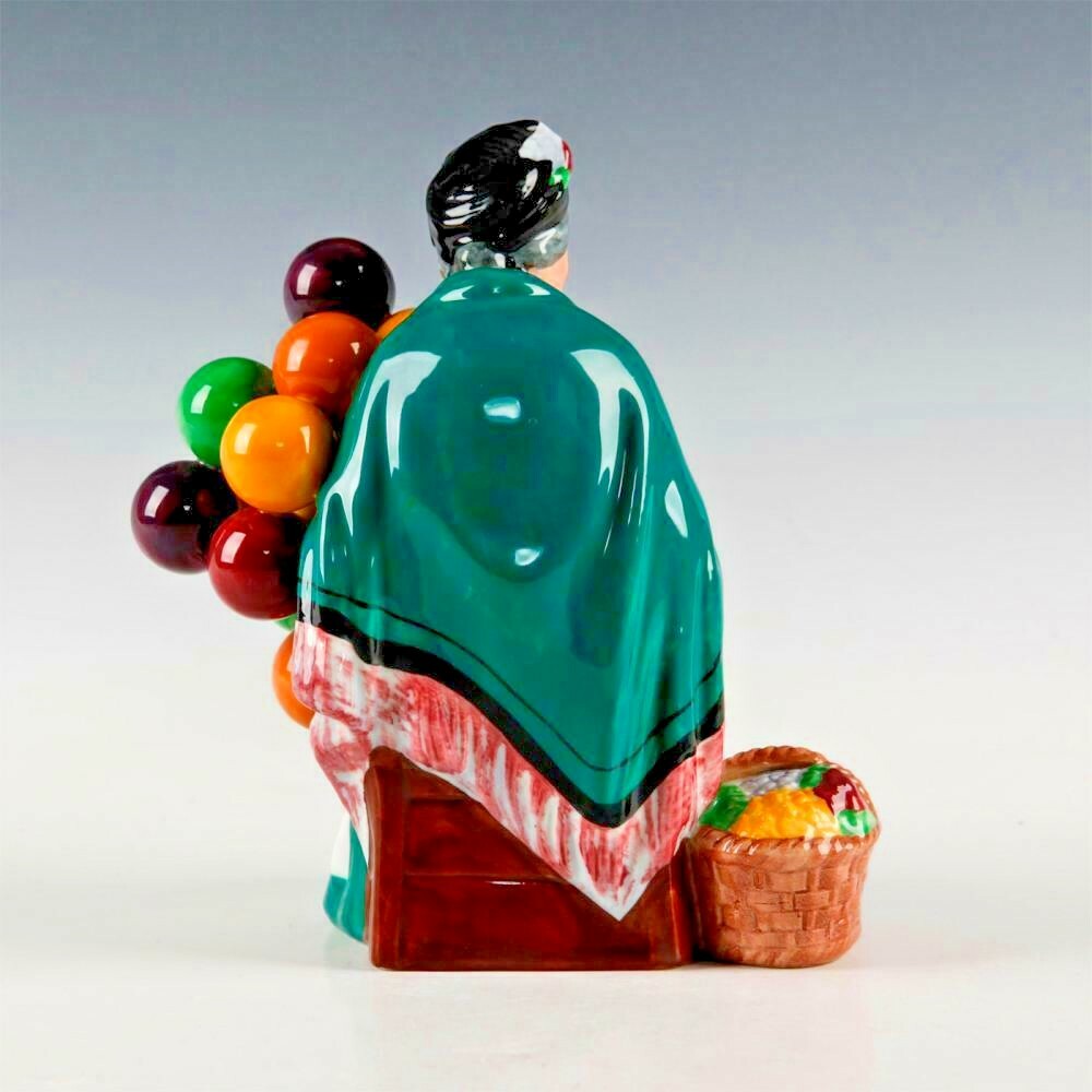 Vintage English Royal Doulton Porcelain Figurine, “The Old Ballon Seller”,HN1318