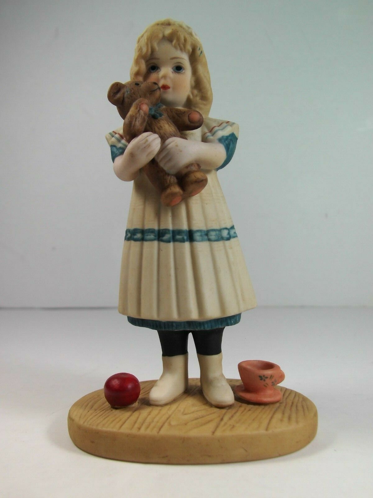 ANNE BY DAN HAGARA LIMITED EDITION ROYAL ORLEANS FIGURINE