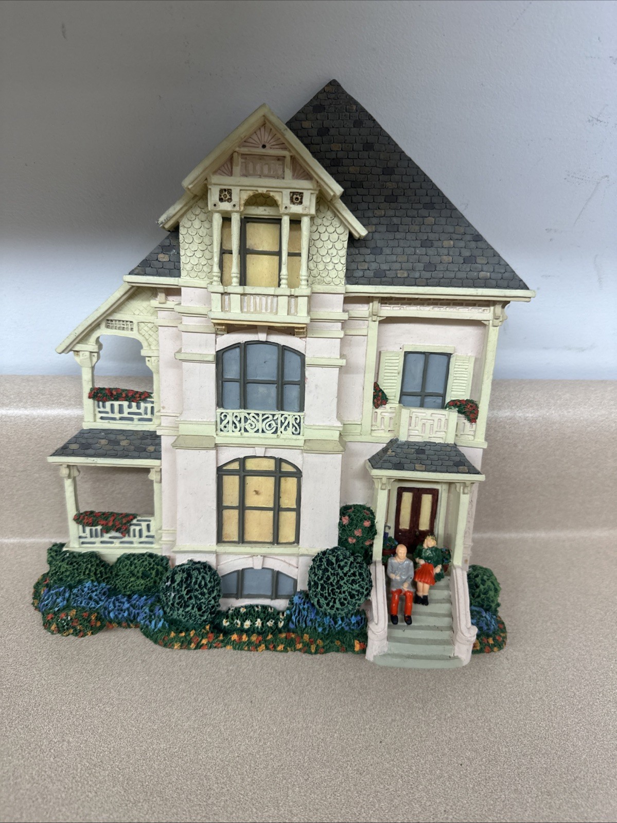 Brian Baker’s Collection Bayview Victorian Living And Seaside Lot Of 4