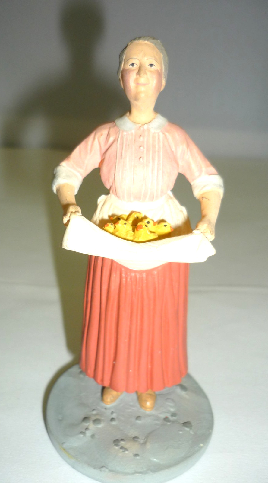 Vintage The Wizard of Oz Franklin Mint figurine of Auntie Em Chicks Farm