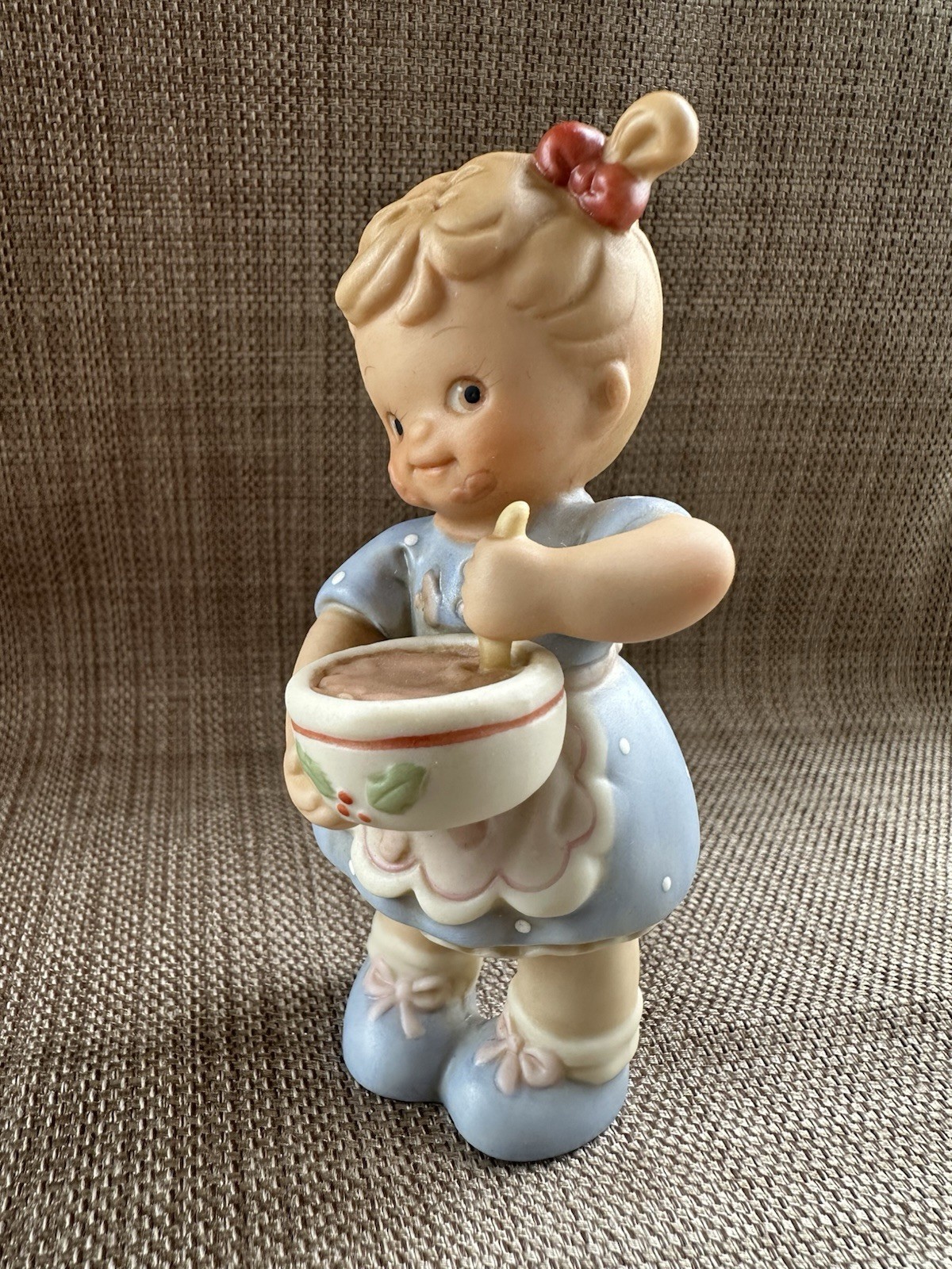 Enesco Memories Of Yesterday “Girl With Mixing Bowl” figurine 144673