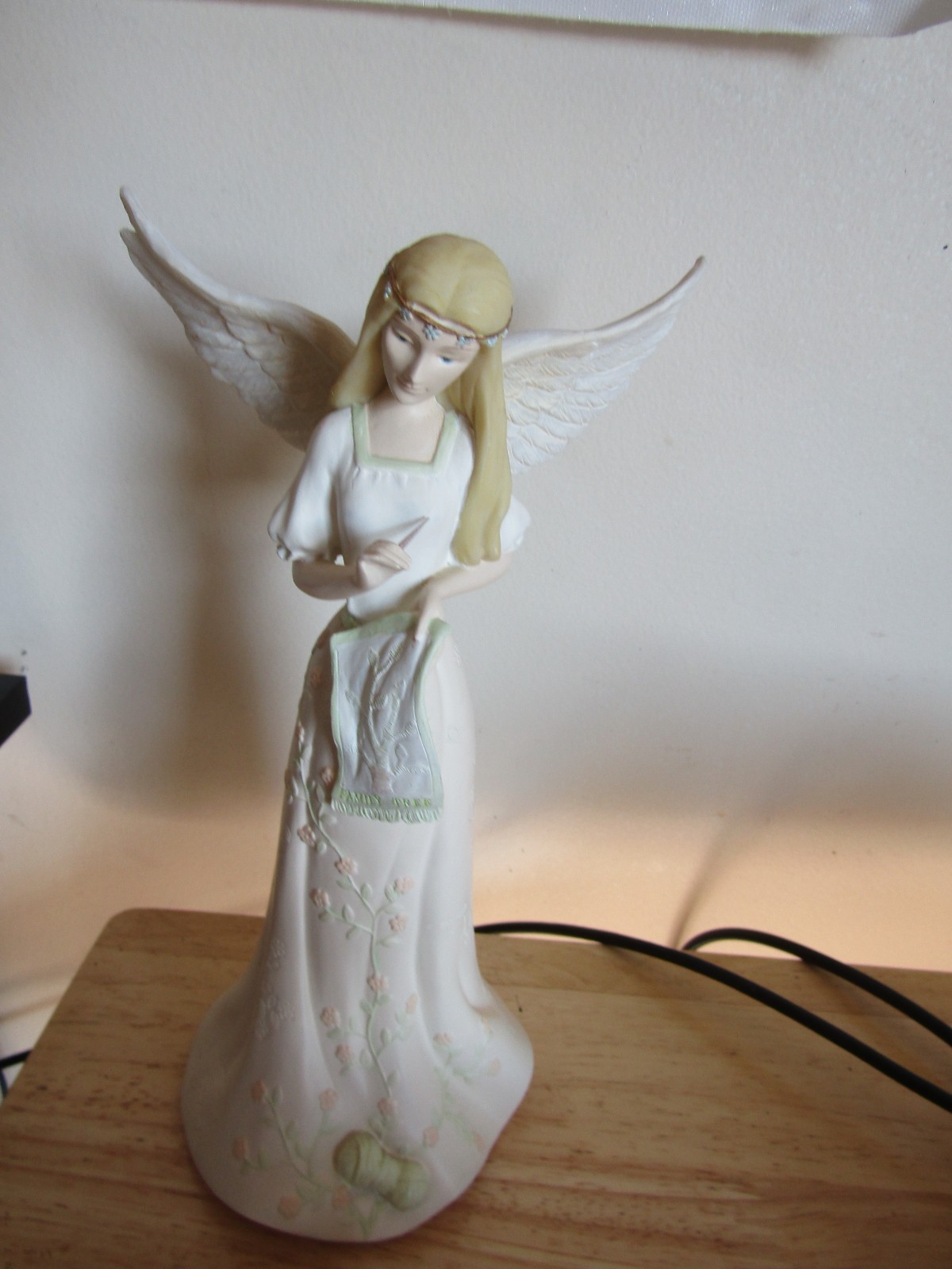 Russ Berrie & Co. I Believe “Angels Watching Over You” Angel Figurine 9″ Ceramic