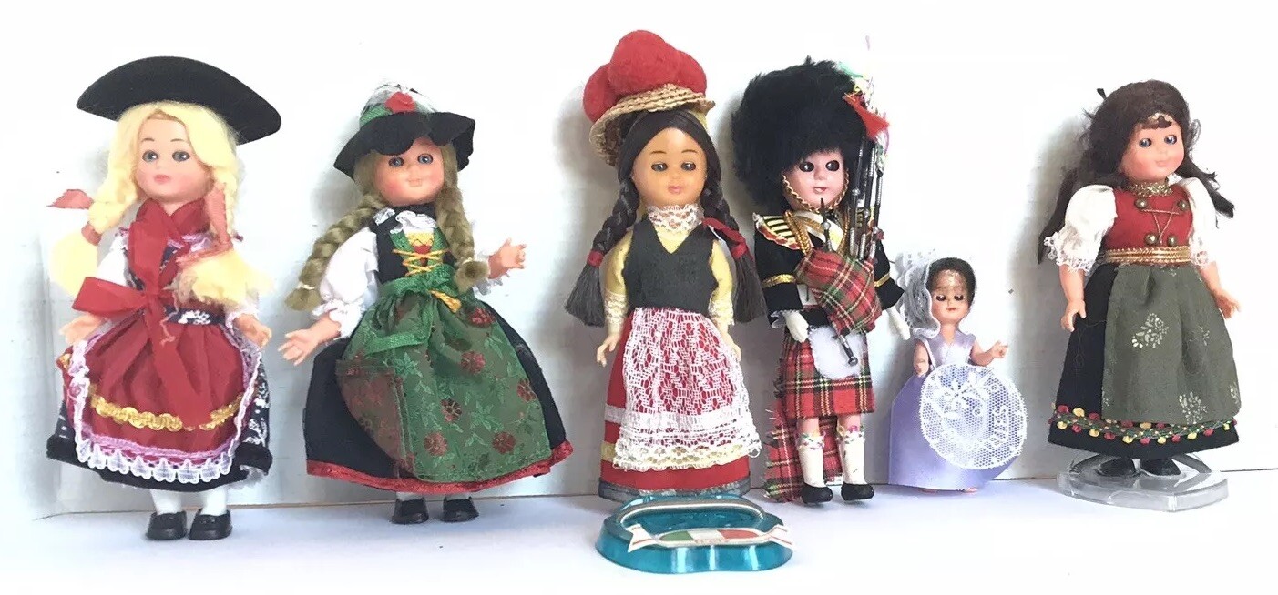 5 vintage souvenir 5 in dolls from various countries and 3 in bruxelles lace