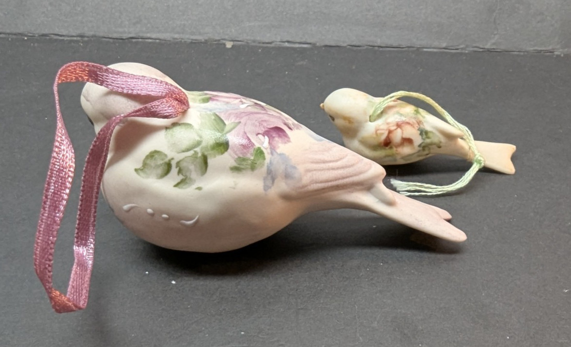 Hanging Birds Ceramic Flower Garden Bird Figurine 2 Pieces Small & Medium Decor