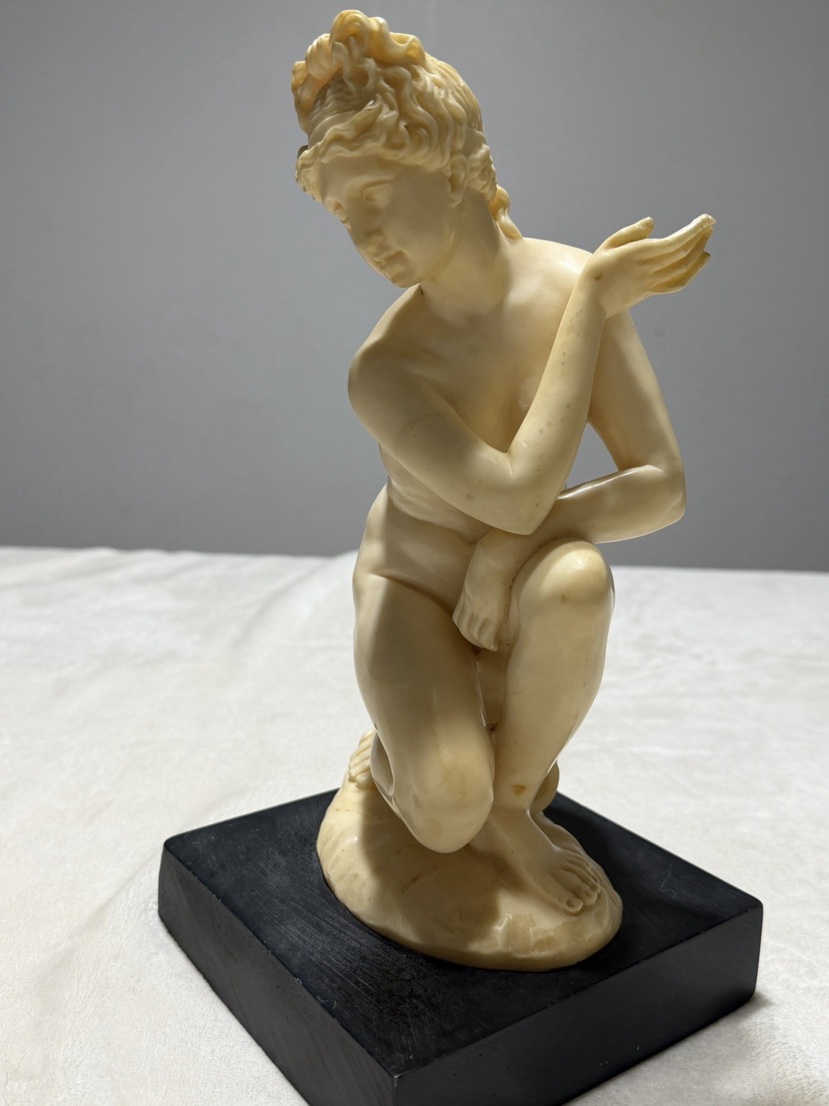 Vintage SCULPTURE of APHRODITE or VENUS on MARBLE BASE Female Woman G RUGGERI