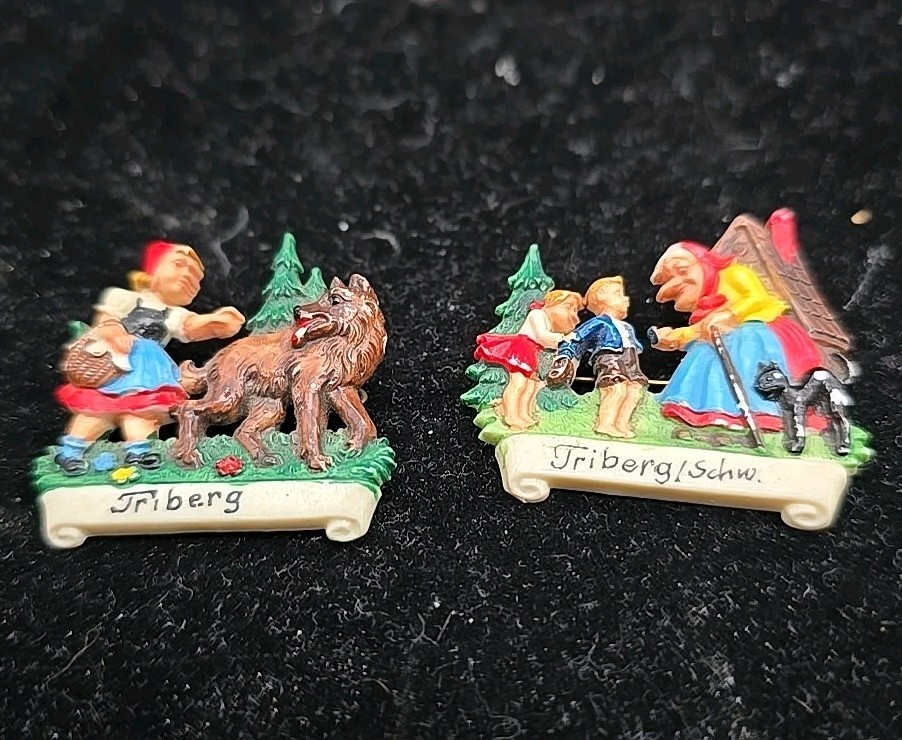 2 German Pin Brooch Little Red Riding Hood Hansel Gretl Pair Celluloid Triberg