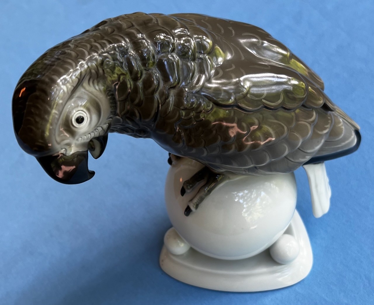 Hutschenreuther Selb African Grey Parrot on Ball Figurine, Fritz Klee, 1925