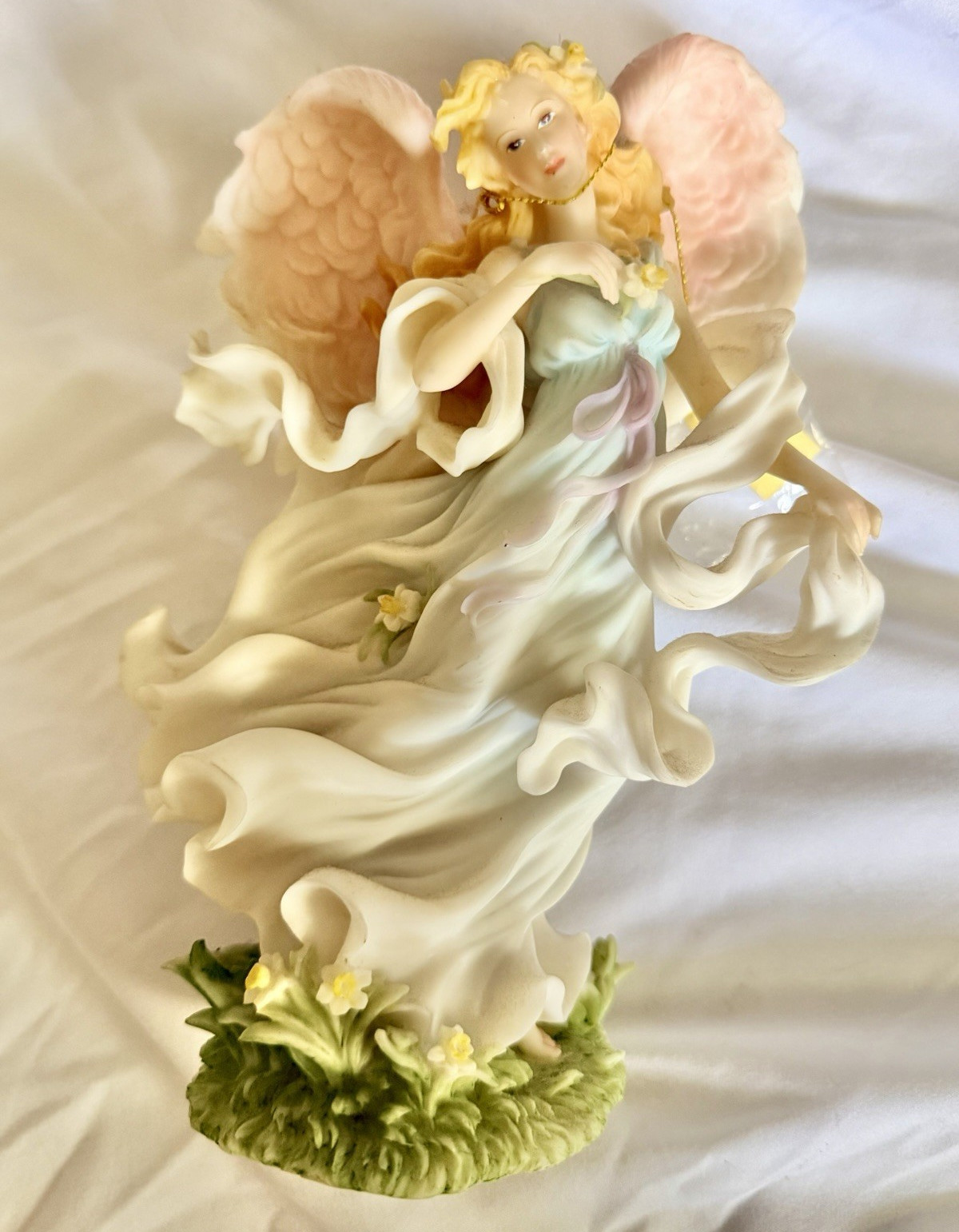 Seraphim Classics Victoria Embrace Life Angel Figurine 1999 Retired 12 in