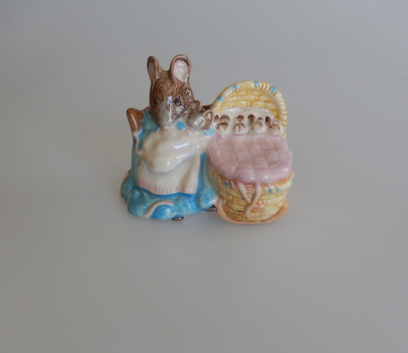 Beatrix Potter HUNCA MUNCA Mouse with Babies Figurine BP-3C Stamp