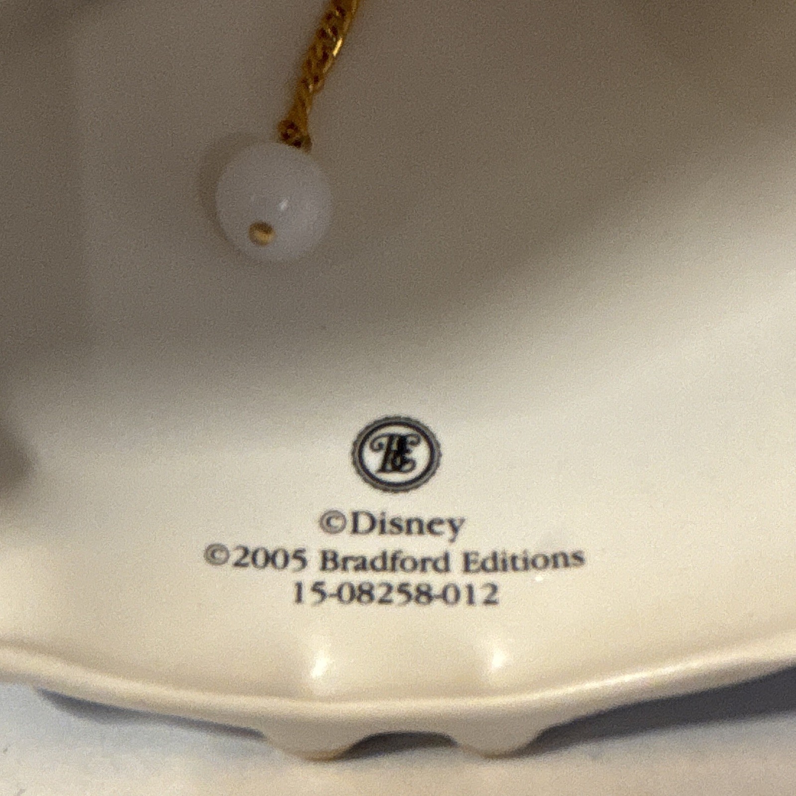 “Disney’s Dresses And Dreams” Porcelain Bell, “Jasmine’s Wish” BROKEN HAND