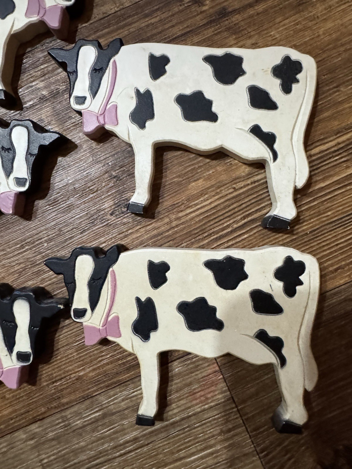 Vintage 90s Cow Wall Decor Plastic Set of 5 Wall Hanging Kitchen Nursery Bow